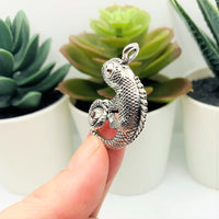 1, 4, 20 or 50 Pieces: Large and Detailed Chameleon Pendant Charms