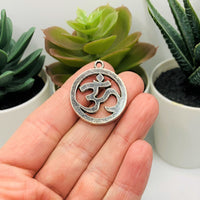 4, 20 or 50 Pieces: Silver Om Meditation Pendant Charms