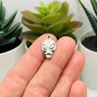 4, 20 or 50 Pieces: Silver Alien Face UFO Charms